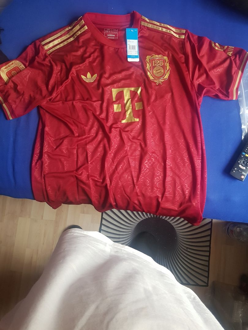 FC Bayern München Trikot XL