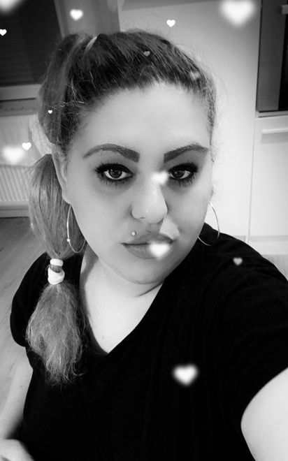 Heiße Carmen macht Erotik Dates