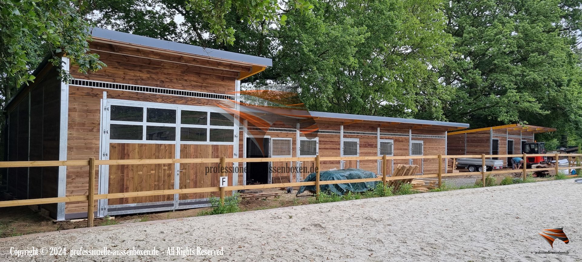 Pferdestall bauen & Außenstall kaufen, ideale Ställe für Pferde