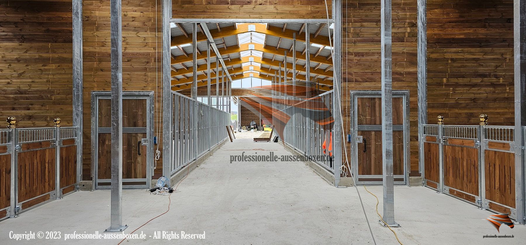 Pferdestall bauen & Außenstall für den idealen Pferdehof | Pferdebox kaufen