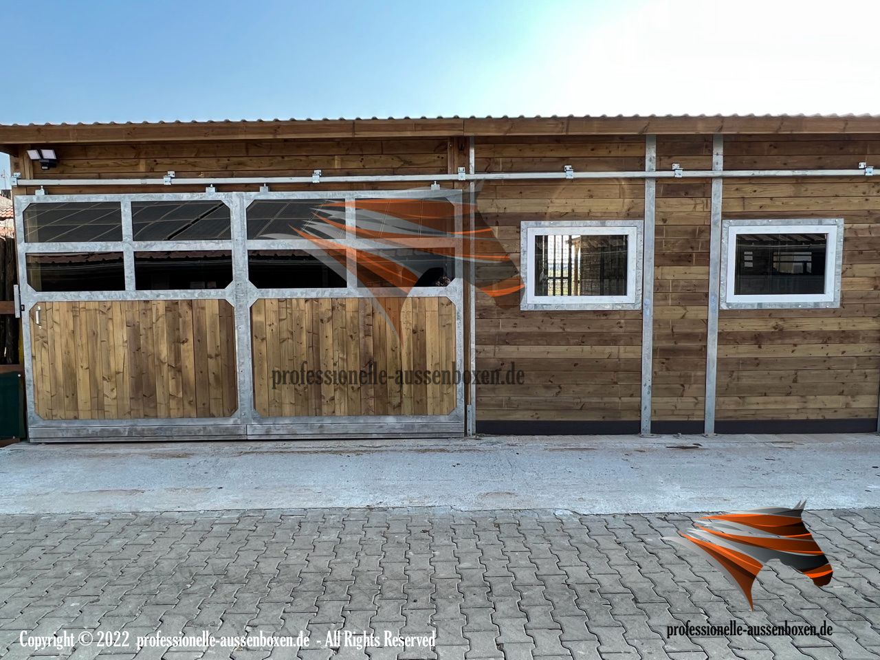 Pferdestall bauen & Außenboxen kaufen | ideale Pferdebox - Stallungen für Pferde