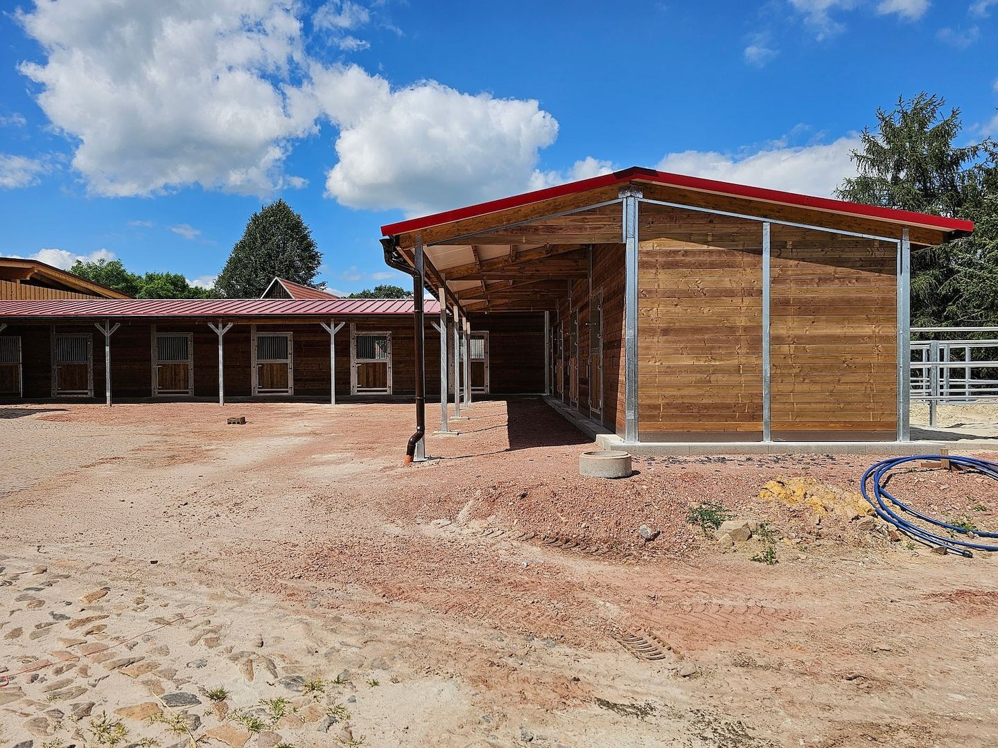 Außenstall & Pferdestall MEGA-ANGEBOT Pferdebox kaufen, ideale Ställe