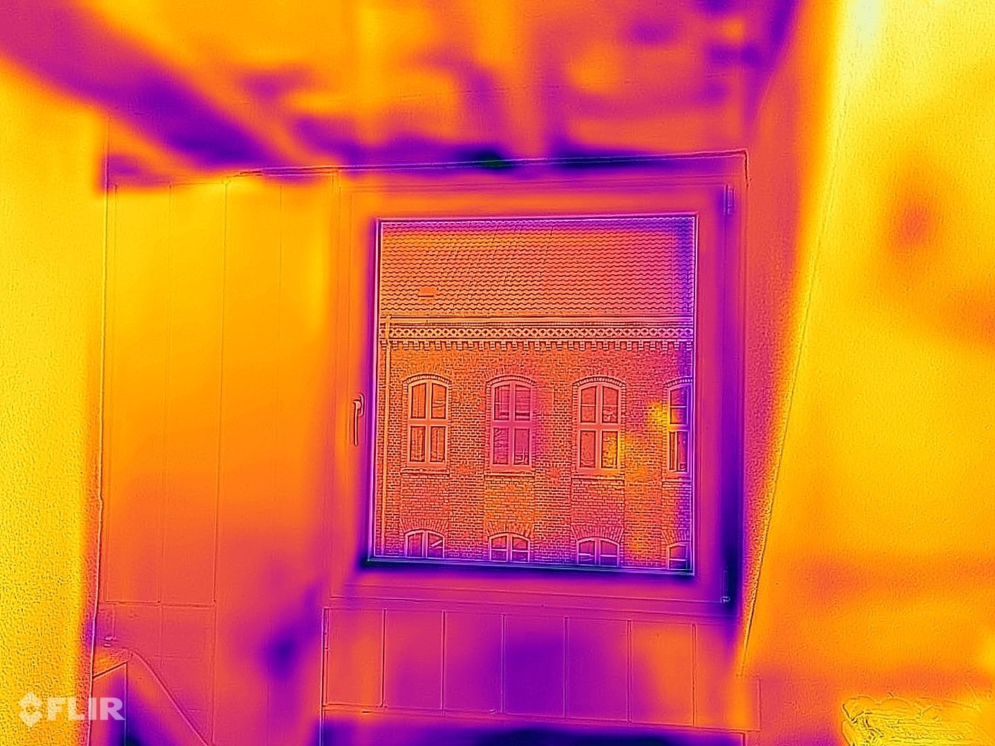 Biete Wärmebildaufnahmen Ihrer Wohnung an