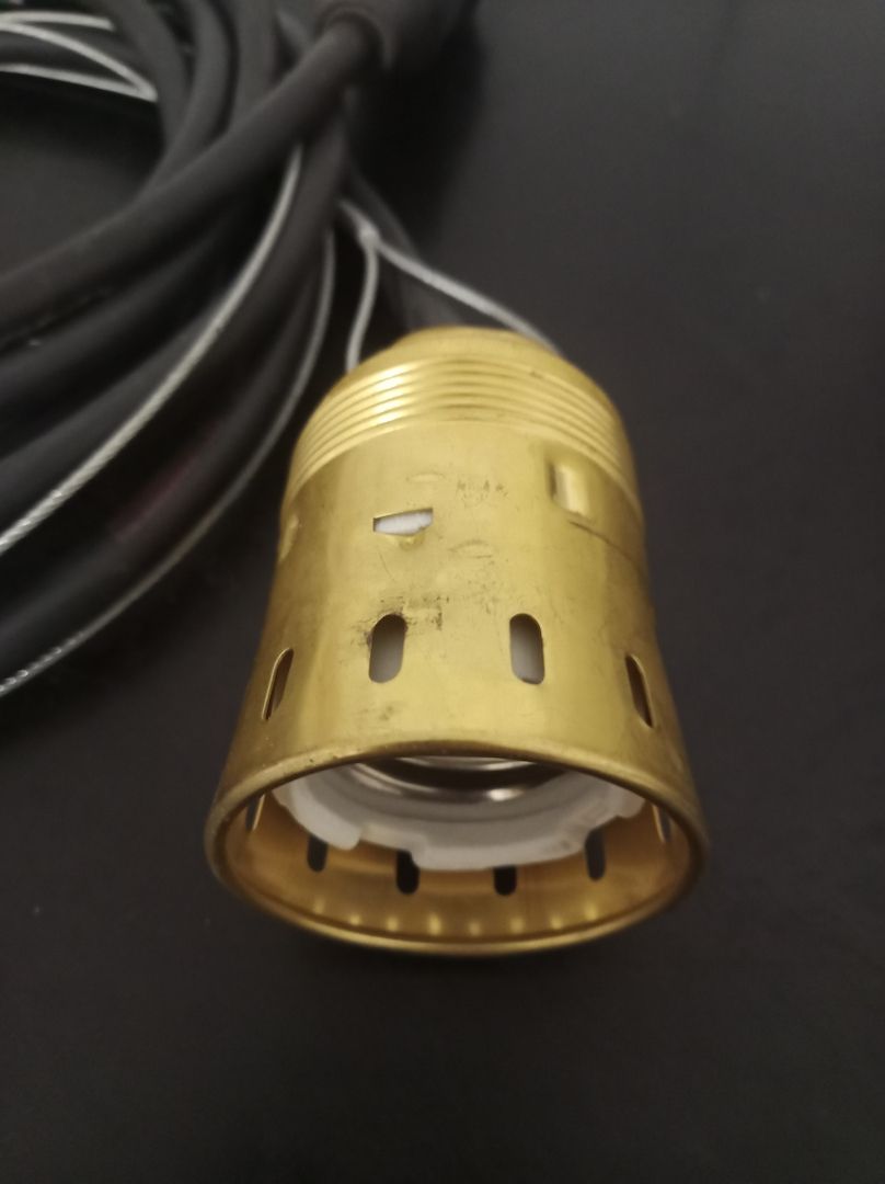 2 Stück E 40 Hängefassung mit Stahlseil und Kabel