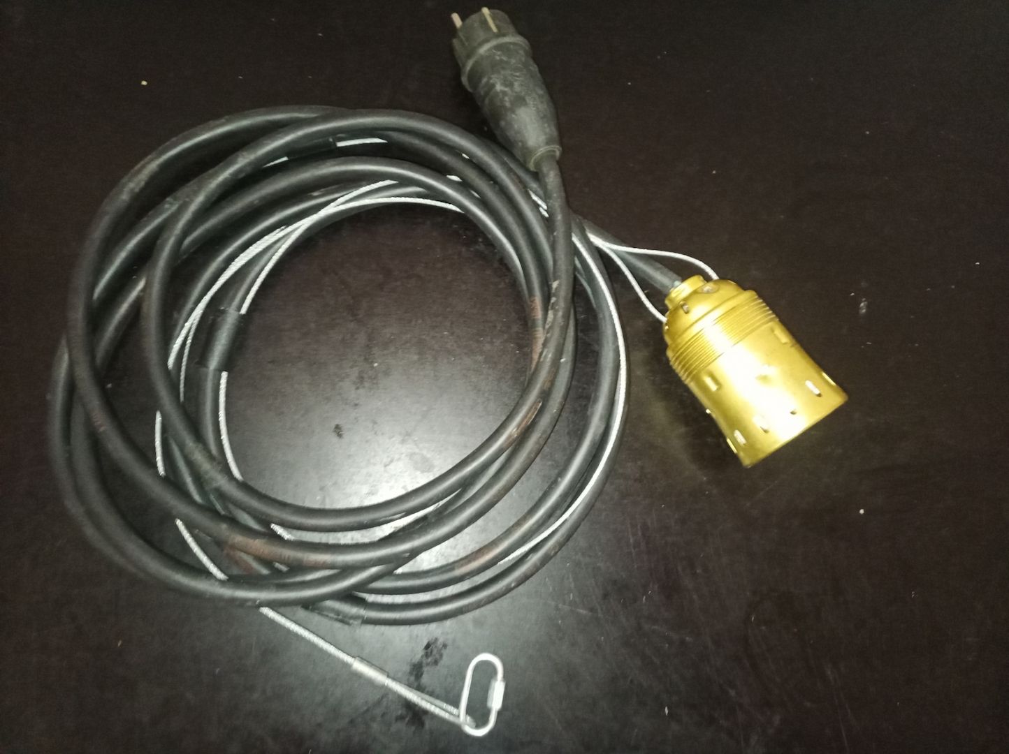 2 Stück E 40 Hängefassung mit Stahlseil und Kabel