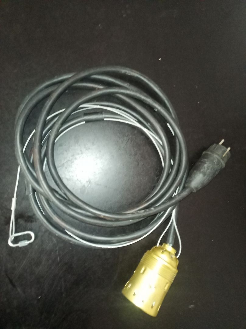 2 Stück E 40 Hängefassung mit Stahlseil und Kabel