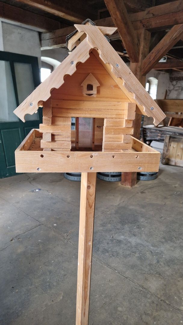 Vogelhäuschen aus Holz