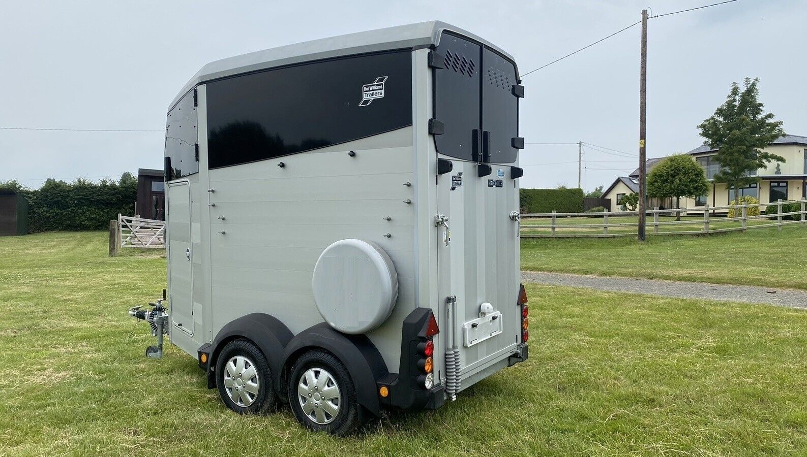 Ifor Williams HBX 403 Silber – 2020