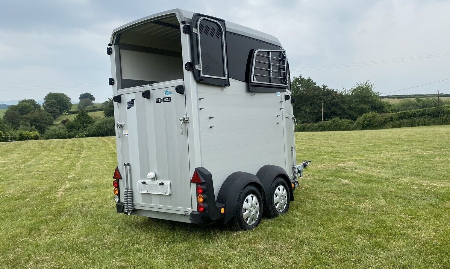 Ifor Williams HBX 403 Silber – 2020