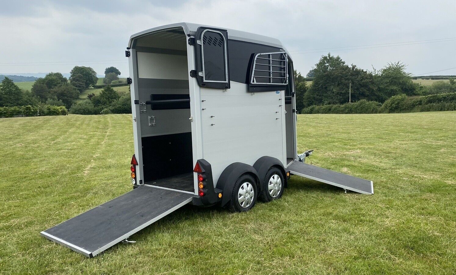 Ifor Williams HBX 403 Silber – 2020