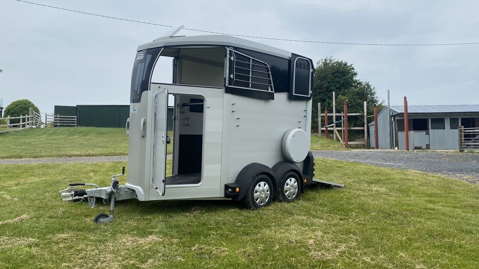 Ifor Williams HBX 403 Silber – 2020