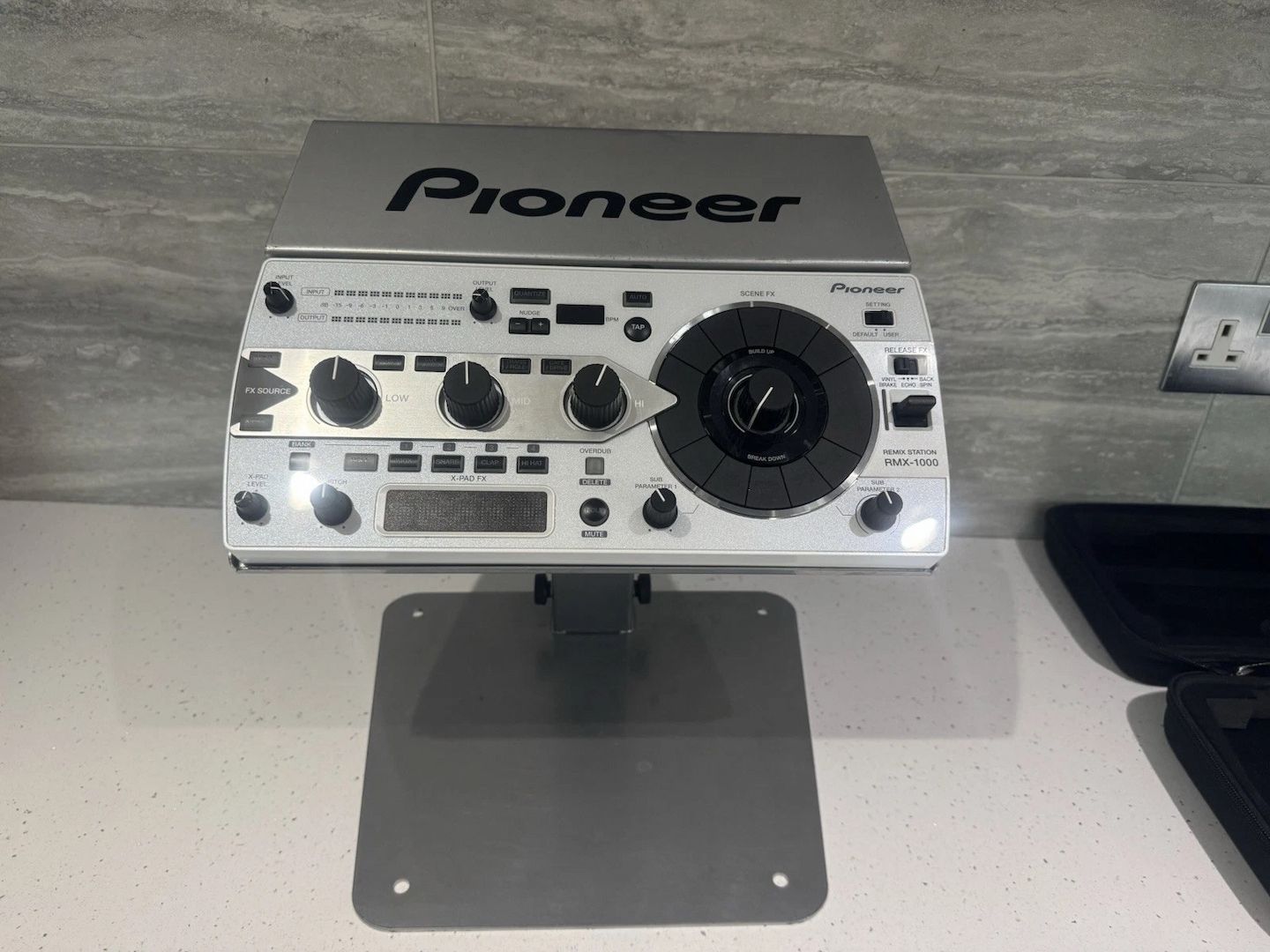 2 x Pioneer CDJ 2000 (weiß) + DJM 900W + RMX 1000W + Zubehör