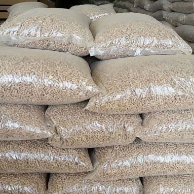 Holzpellets zu verkaufen.