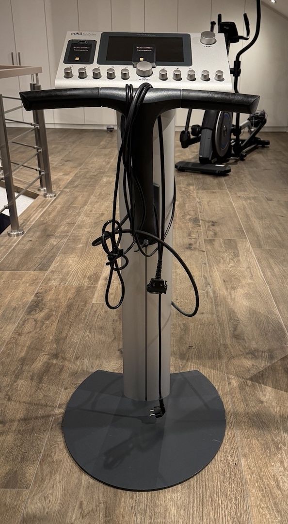 Fitnessstudio Miha Bodytec EMS Trainingsgerät