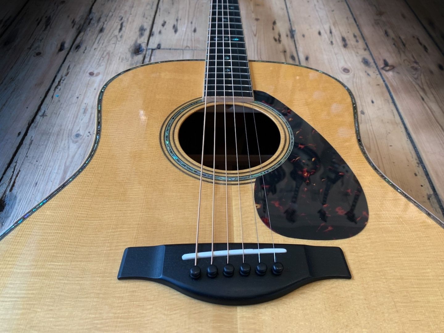 Yamaha LL56 Custom ARE und original