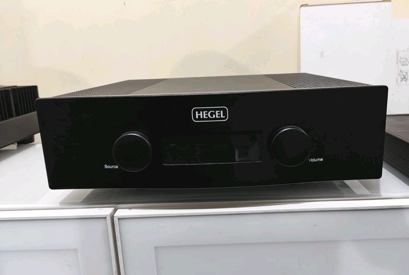 Hegel H400 Vollverstärker neuwertig