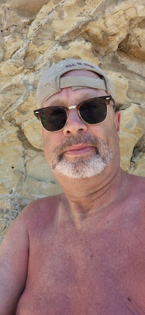Süße Gören 18+ gesucht