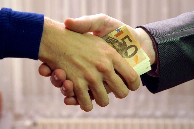 Seriöses Finanzierungsangebot zwischen Privatpersonen und Unternehmen