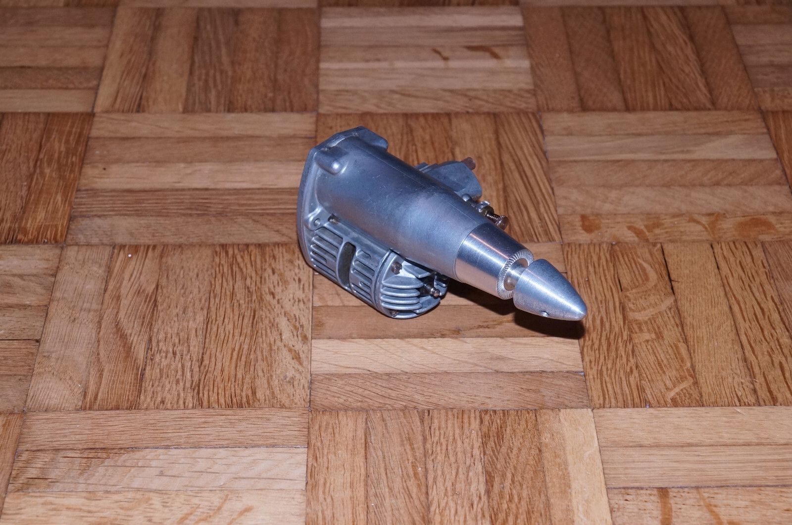 Aero 35 "Achsmotor" Horizontal Reihenkolben 2-Takt Motor
