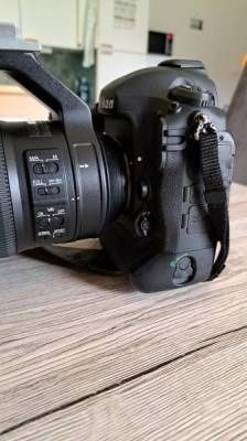Nikon D5 Gehäuse + Nikon AF-S 200–500 mm f/5.6E VR Objektiv