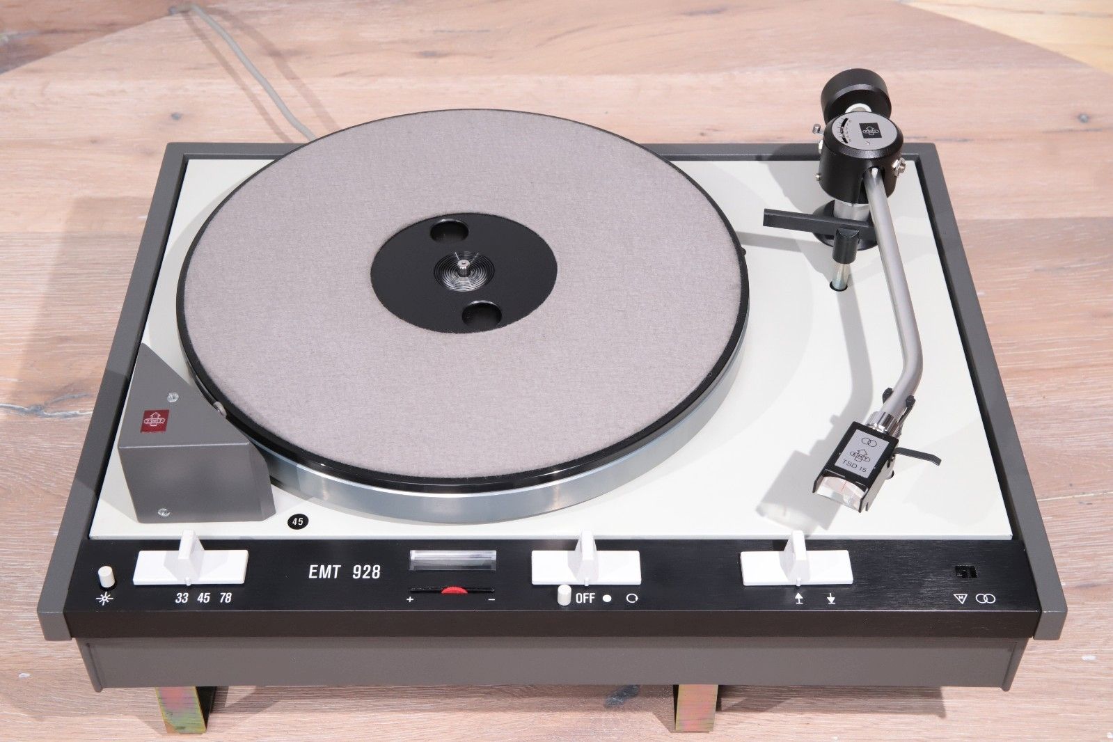 EMT 928 Studio-Plattenspieler