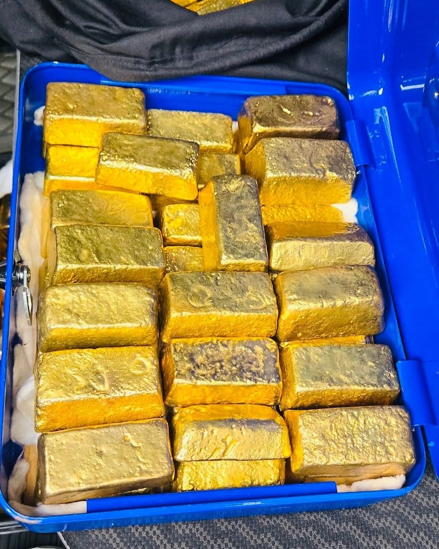 Hochwertige 22-Karat-Goldbarren zu verkaufen.