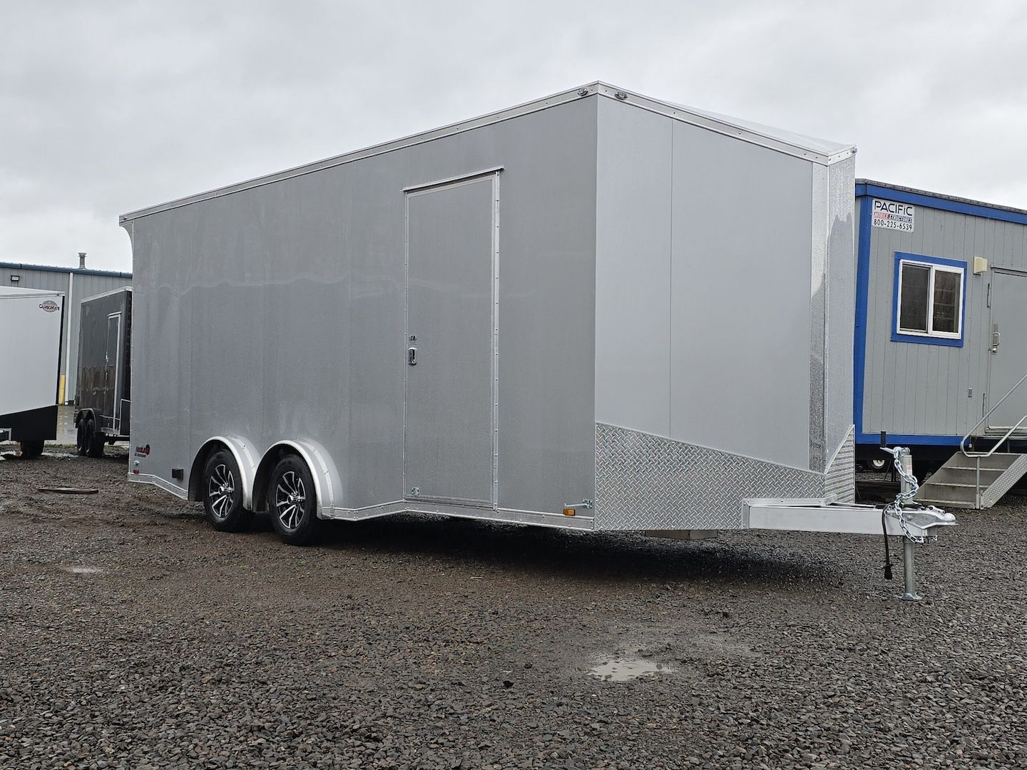 Aluminium Redline von Cargo Mate, 8x20 Fuß, 7000 GVW, geschlossener Kofferanhänger zu verkaufen.