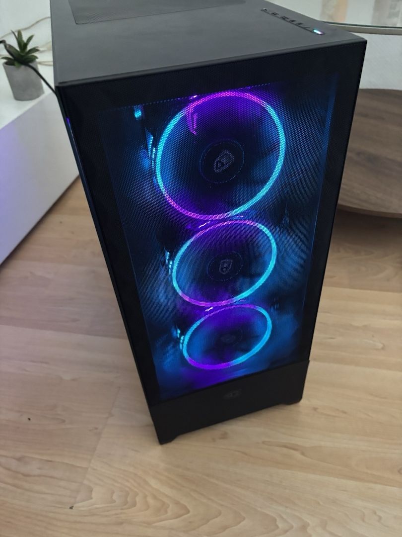 Gigabyte Gaming PC Ryzen 7 9800X3D RTX 5090