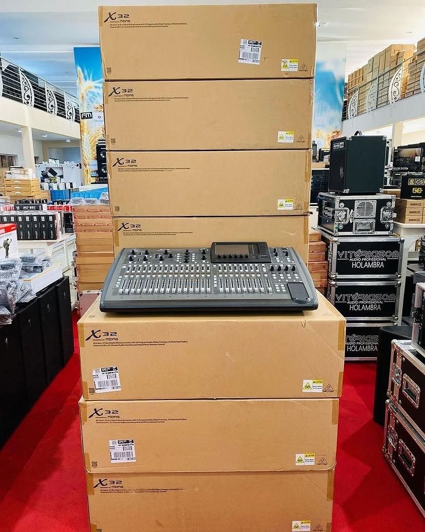 Behringer X32, Midas M32 LIVE, Yamaha MGX, Soundcraft Ui24R, PreSonus StudioLive 32SC,