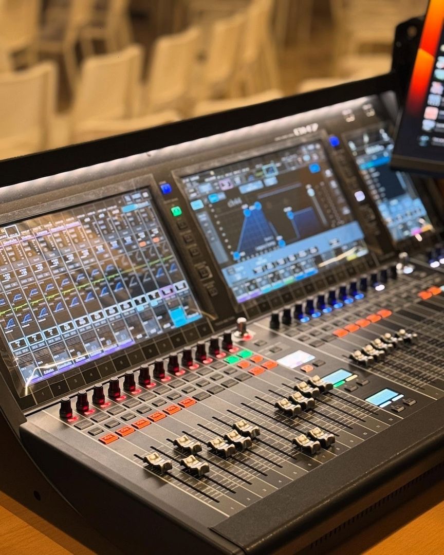 Behringer X32, Midas M32 LIVE, Yamaha MGX, Soundcraft Ui24R, PreSonus StudioLive 32SC,