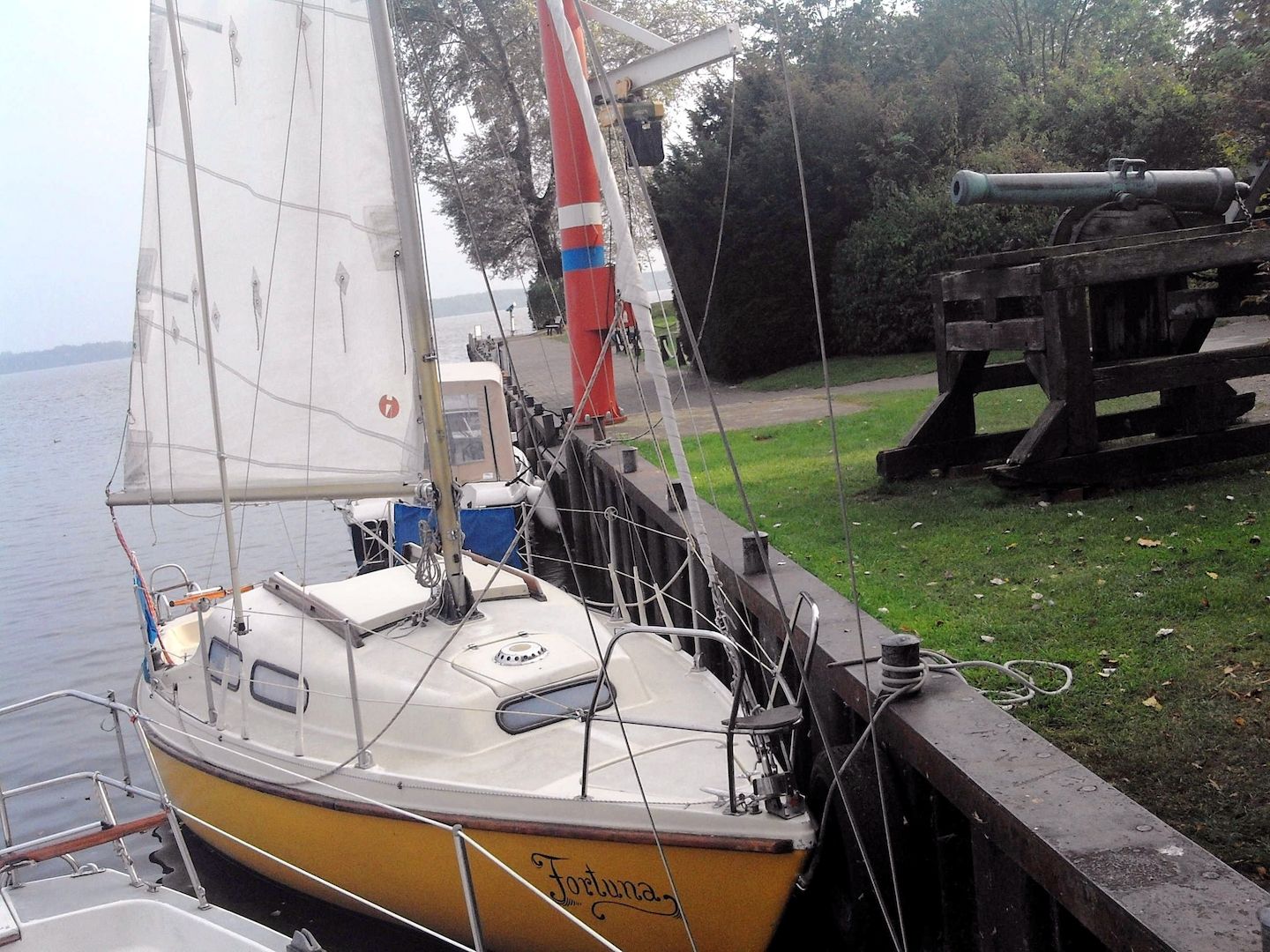 3 Std. Neptun 22 segeln auf dem Steinhuder Meer in Mardorf - Bootsverleih Kielhorn / Steg  N 21