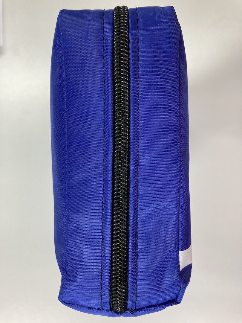 Kraftwagen-Verbandtasche, KFZ-Verbandtasche, first-aid kit, premiers secours. Ungeöffnet.