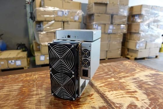 Gebrauchter ASIC-Miner Bitmain Antminer S11 (Modelljahr 2021) für Bitcoin-Mining zu verkaufen.