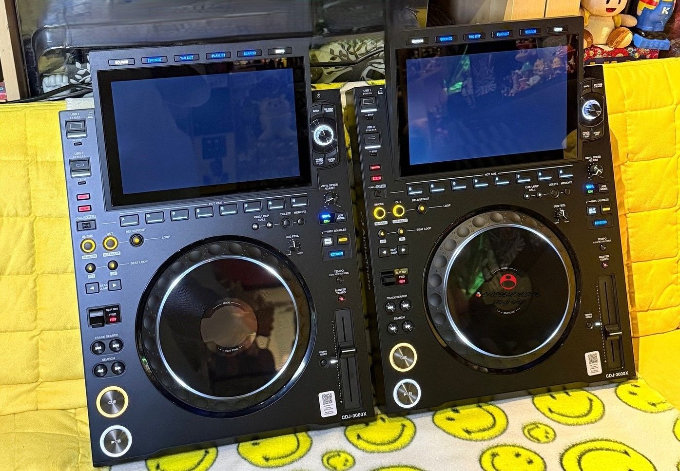 AlphaTheta CDJ-3000X, AlphaTheta Euphonia, Pioneer CDJ-3000, Pioneer DJ DJM-A9, Pioneer DJ DJM-V10