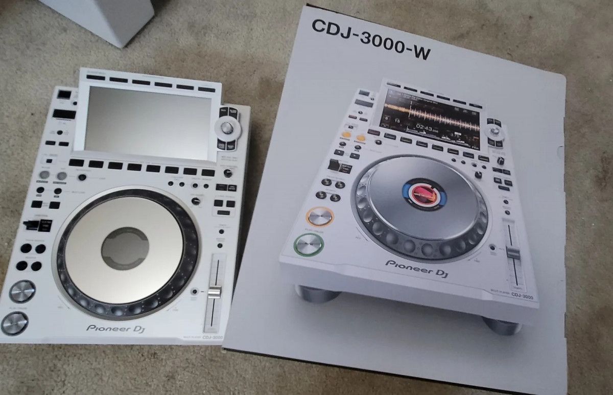 Pioneer CDJ-3000, Pioneer DJM-A9, Pioneer CDJ-2000NXS2, DJM-900NXS2, DJM-V10 ,AlphaTheta CDJ-3000X
