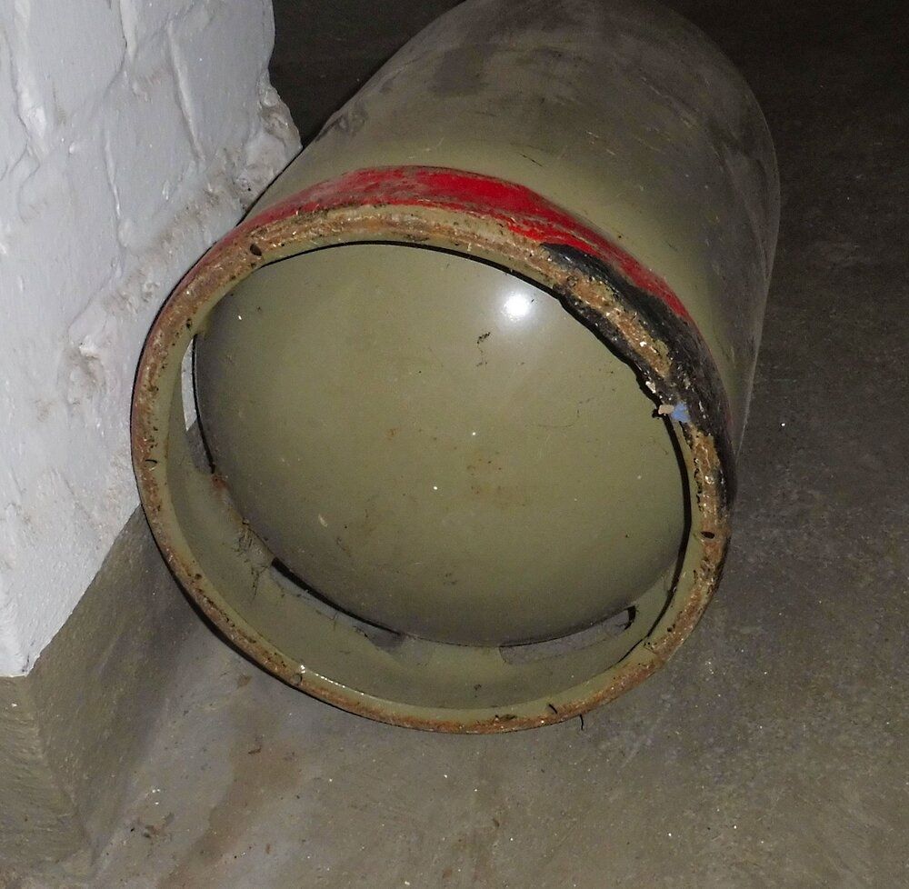 11 Kg Propangasflasche graue Eigentumsflasche Tüv abgelaufen