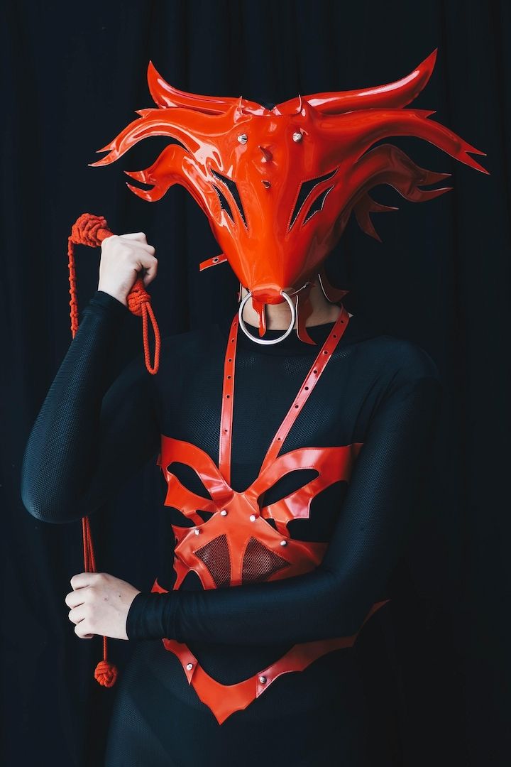 Masseur & Herrin bieten Fetisch-Massagen für Männer & Bi-Männer – München Ost
