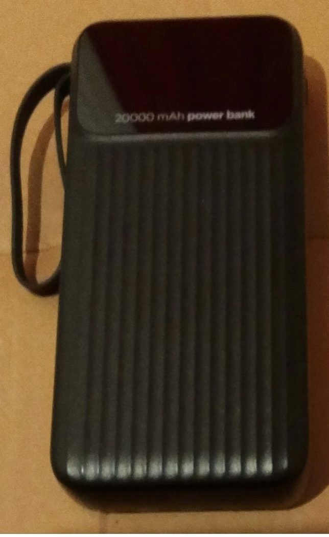 Powerbank 20000mAh USB-C Schnellladegerät Externer Akku, USB 2 von Links defekt