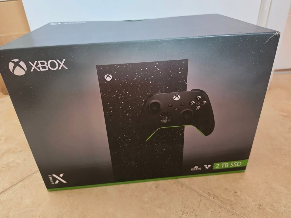Microsoft Xbox Series X 2TB, Sony PlayStation PS5 Pro 2TB , Sony PlayStation PS5 Slim Spielkonsolen