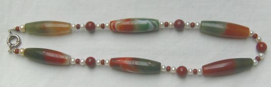 Edelsteinkette, eine einzige Farbenpracht