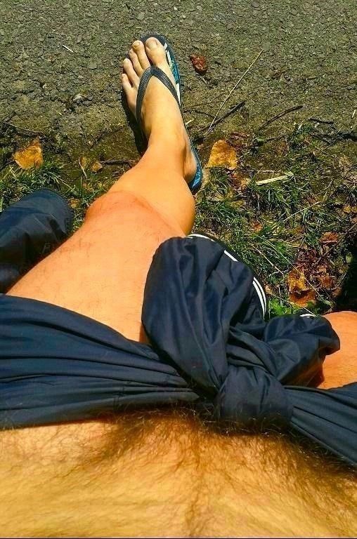 Magst du noch natürliche Männer, leicht behaart, mit nacktem Oberkörper?