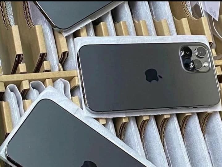 📦 Hochwertige iPhone 17 Pro Max Restposten-Paletten