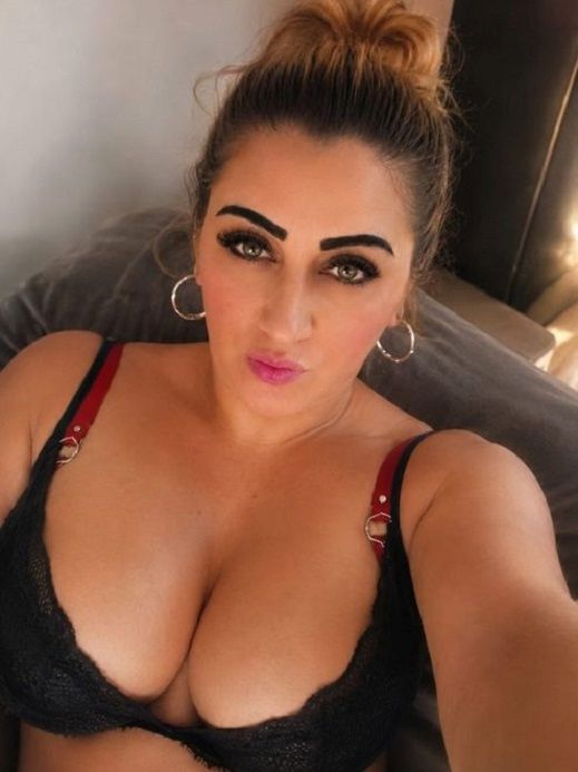 Samantha scharfes Girl treibt es gerne mit Fremden Kerl