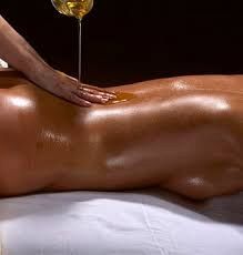 Sinnliche Wellness-Ölmassage in Krefeld – für Männer, Frauen und Paare