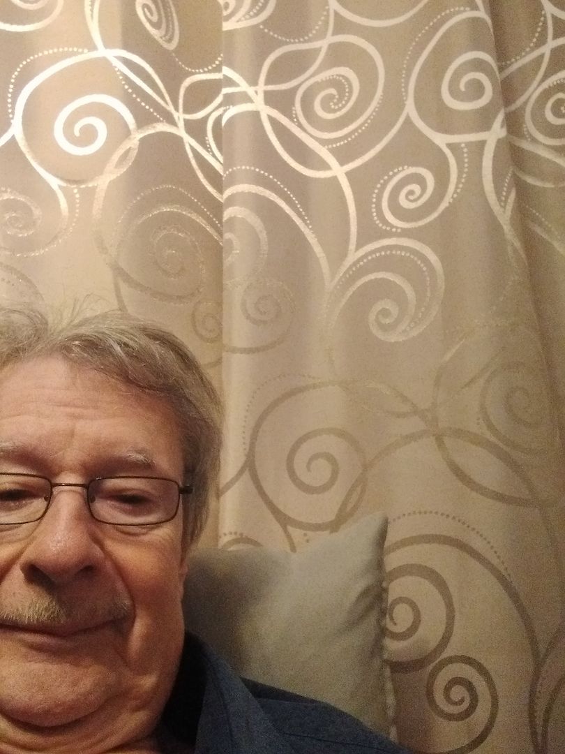 Suche einfühlsame Frau für Intim-Rasur! Honorar 150 Hausbesuch