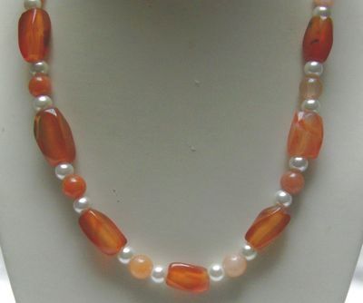 edelsteincollier, Karneol. Acht, Zuchtperlen