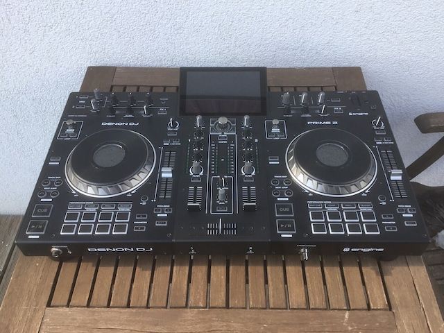 Denon DJ Prime 2 Standalone DJ Controller mit Decksaver