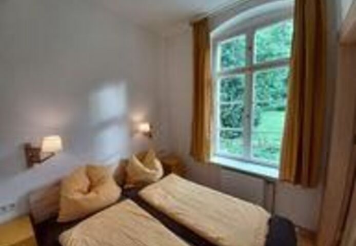 KLOSTER LEHNIN 1 ZIMMER FERIENWOHNUNG UNTERKUNFT PRIVAT mit  GARTEN WLAN