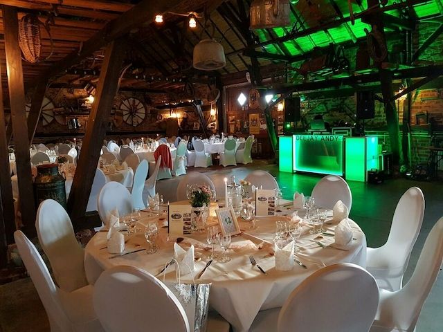 Event-Dienstleistungen (DJ, Fotograf(in) ) für Hochzeit, Geburtstag, Firmen- und Vereinspartys.