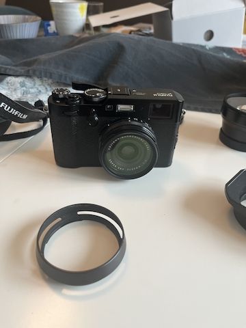 Fuji x100f Kamera OVP + TLC-x100 II + Zubehörpaket